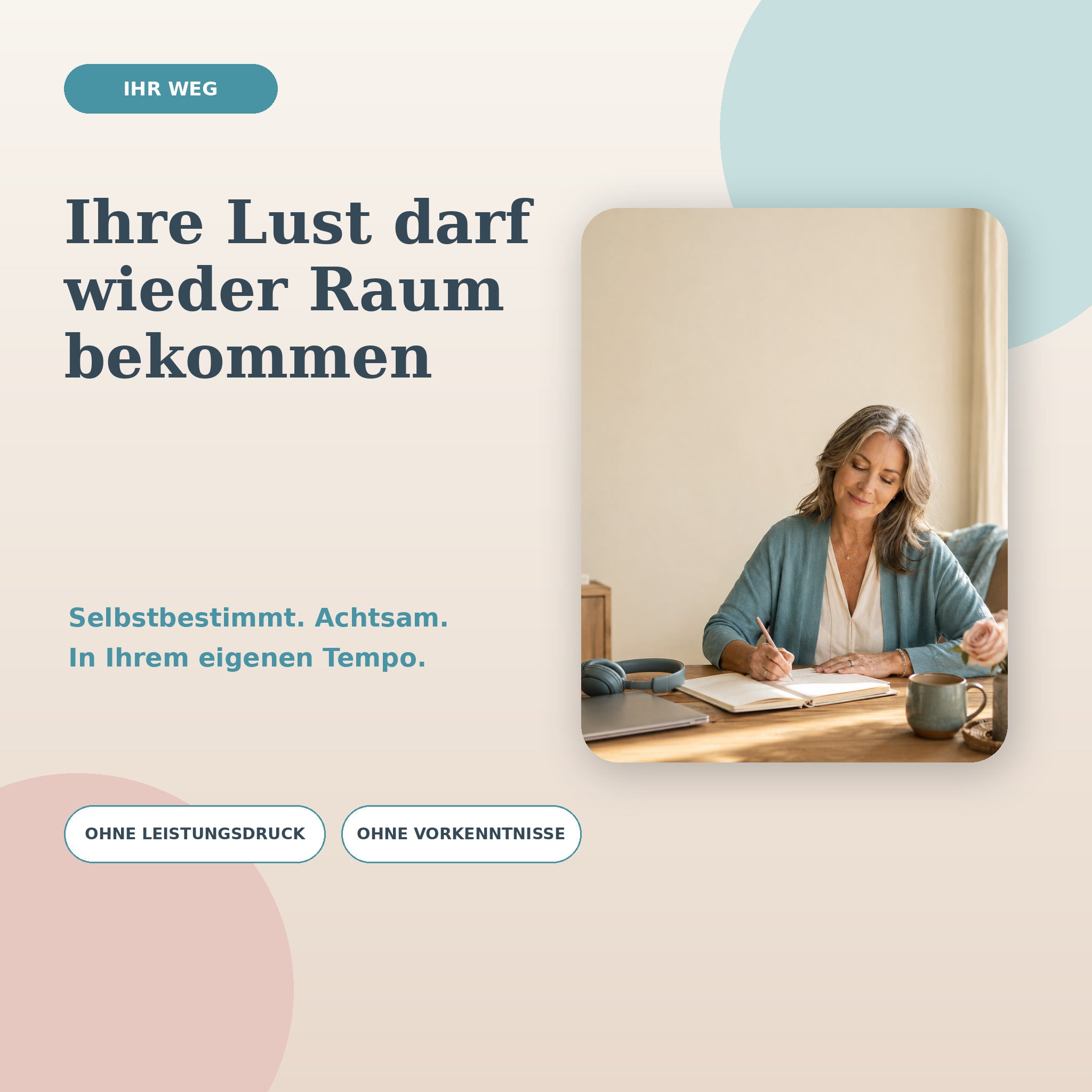 Frau schreibt achtsam in ein Journal - Selbstlernkurs für Lust und Körpergefühl
