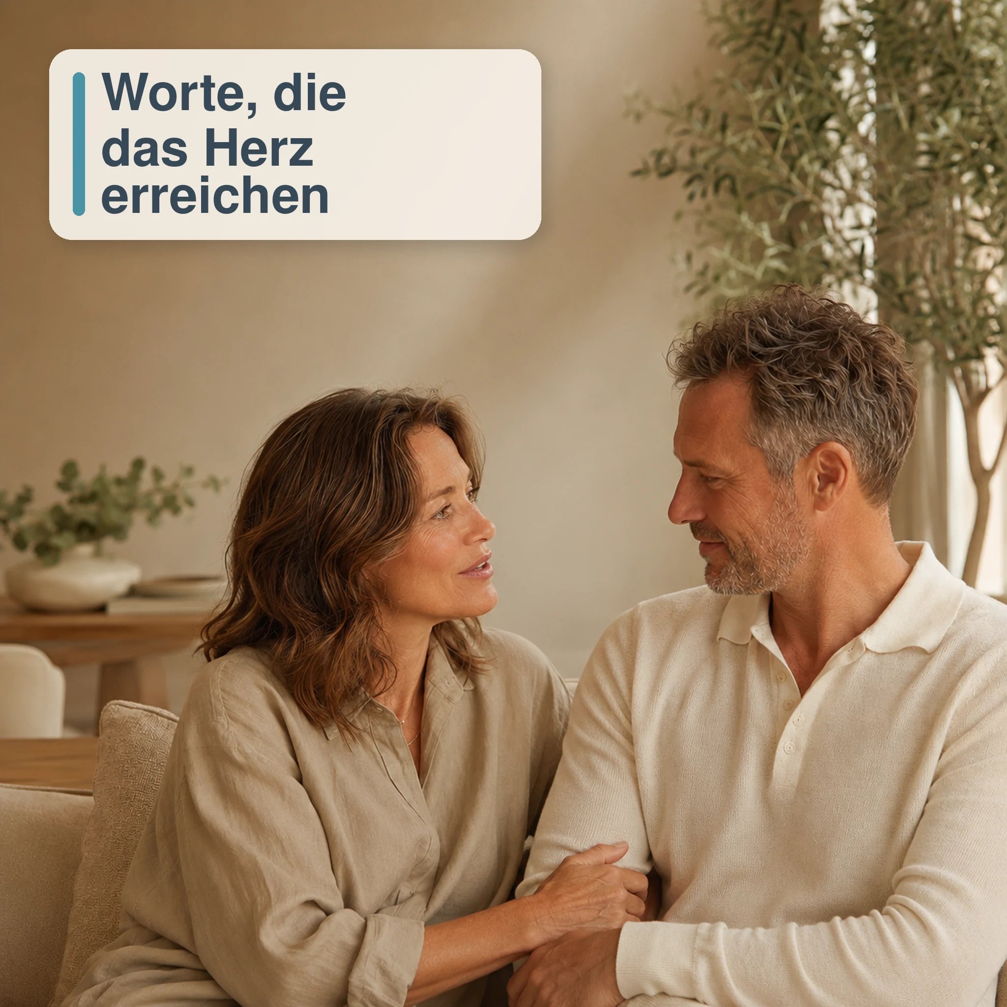 Bekleidetes Paar begegnet sich mit liebevollen Worten und Blickkontakt